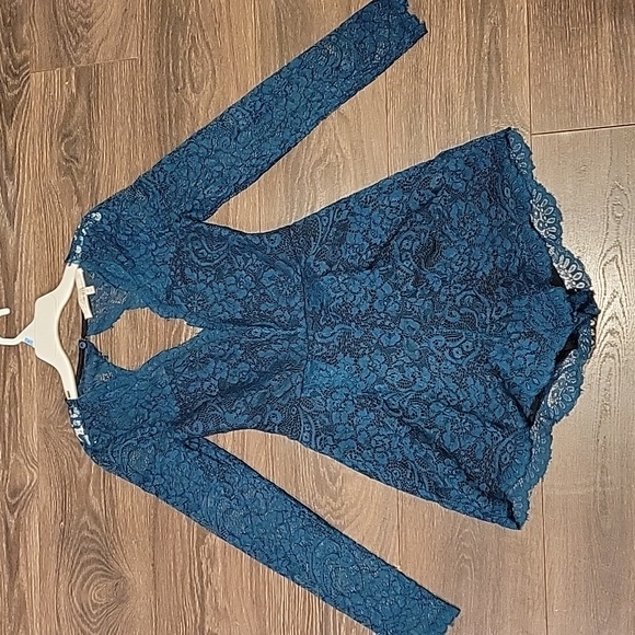 ❤️ NWOT! LOVERS + FRIENDS LACE EVE ROMPER, XS - Picture 3 of 14